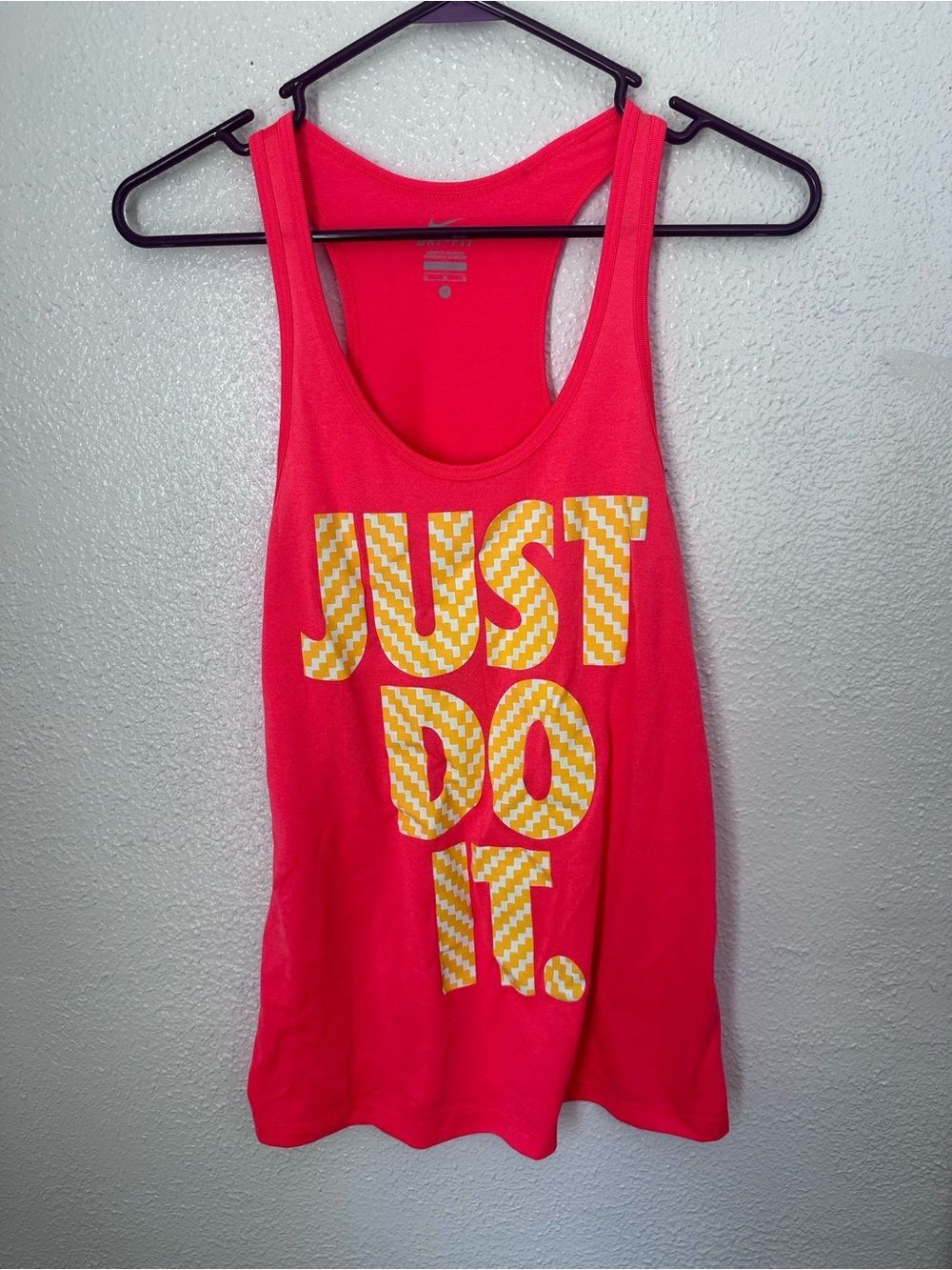 Nike Women’s Medium Tank Top Pink Coral Orange Yellow Just Do It Graphic Active